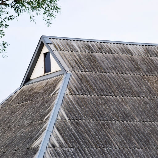 Tető lomtalanítás, hagyaték elszállítás lakás kiürítés